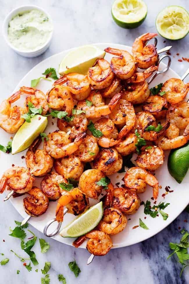 Shrimp with chili and avocado sauce - Mexican recipe