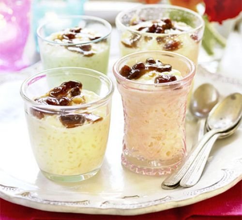 Rice pudding with raisins and cinnamon syrup - Mexican recipe